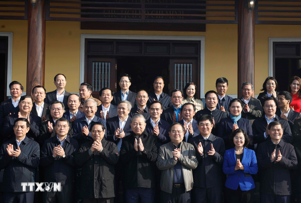 Tổng Bí thư Tô Lâm, Thủ tướng Phạm Minh Chính và các đại biểu. (Ảnh: Thống Nhất/TTXVN)