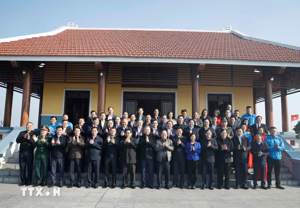 Tổng Bí thư Tô Lâm, Thủ tướng Phạm Minh Chính và các đại biểu. (Ảnh: Thống Nhất/TTXVN)