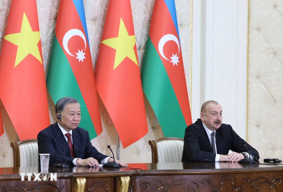 Tổng Bí thư Tô Lâm và Tổng thống Azerbaijan Ilham Aliyev họp báo chung, thông báo kết quả hội đàm. (Ảnh: Thống Nhất/TTXVN)