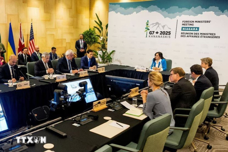 Ngày 12/11/2025, Ngoại trưởng Nhóm các nước công nghiệp phát triển (G7) đã ra tuyên bố chung, kêu gọi thiết lập ngừng bắn ngay lập tức tại Ukraine, đồng thời bày tỏ quan ngại sâu sắc trước tình trạng bạo lực leo thang tại Sudan và những diễn biến an ninh tại khu vực châu Á-Thái Bình Dương. (Ảnh: Reuters/TTXVN)