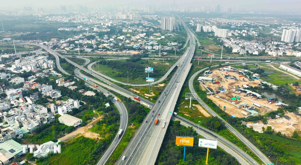 Nút giao An Phú với đường cao tốc Long Thành-Dầu Giây, phường An Phú, thành phố Thủ Đức. (Ảnh: Vũ Sinh/TTXVN)