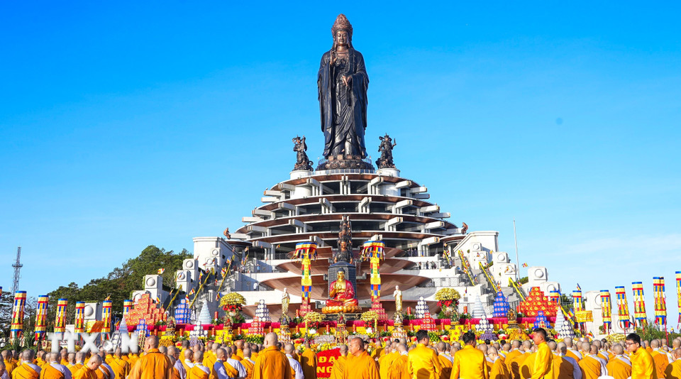 Quang cảnh Đại lễ cầu quốc thái dân an trên đỉnh núi Bà Đen. (Ảnh: Minh Phú/TTXVN)