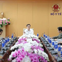 Tại cuộc họp, đại diện các đơn vị chuyên môn đã thảo luận về hai phương án kết nối dữ liệu. (Ảnh: PV/Vietnam+)