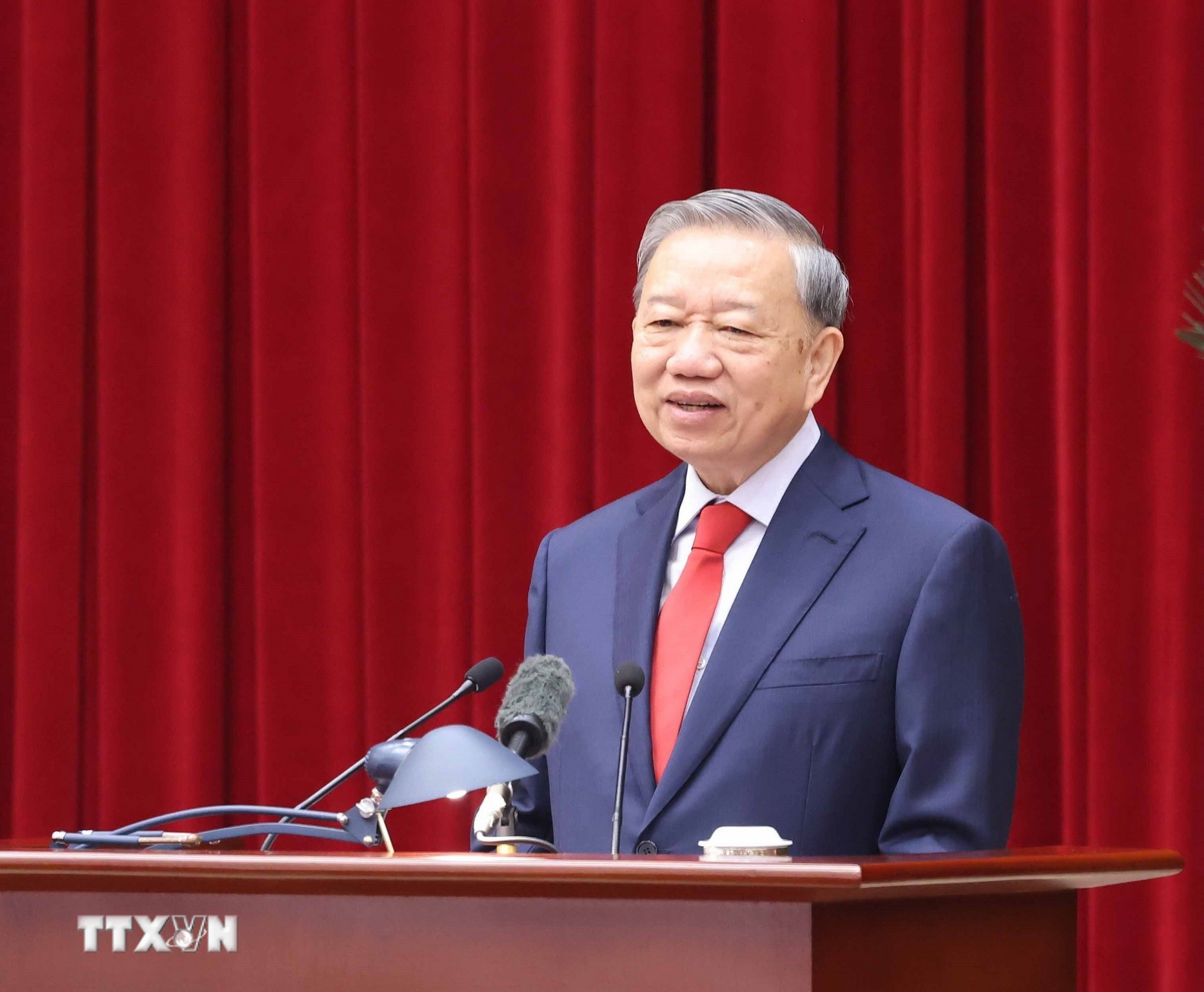 ttxvn-khai-mac-hoi-nghi-lan-thu-hai-ban-chap-hanh-trung-uong-dang-khoa-xiv-4-resize.jpg