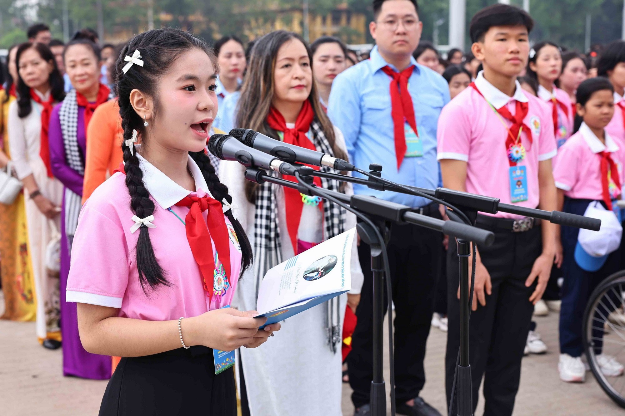 chau-ngoan-bac-ho-1.jpg