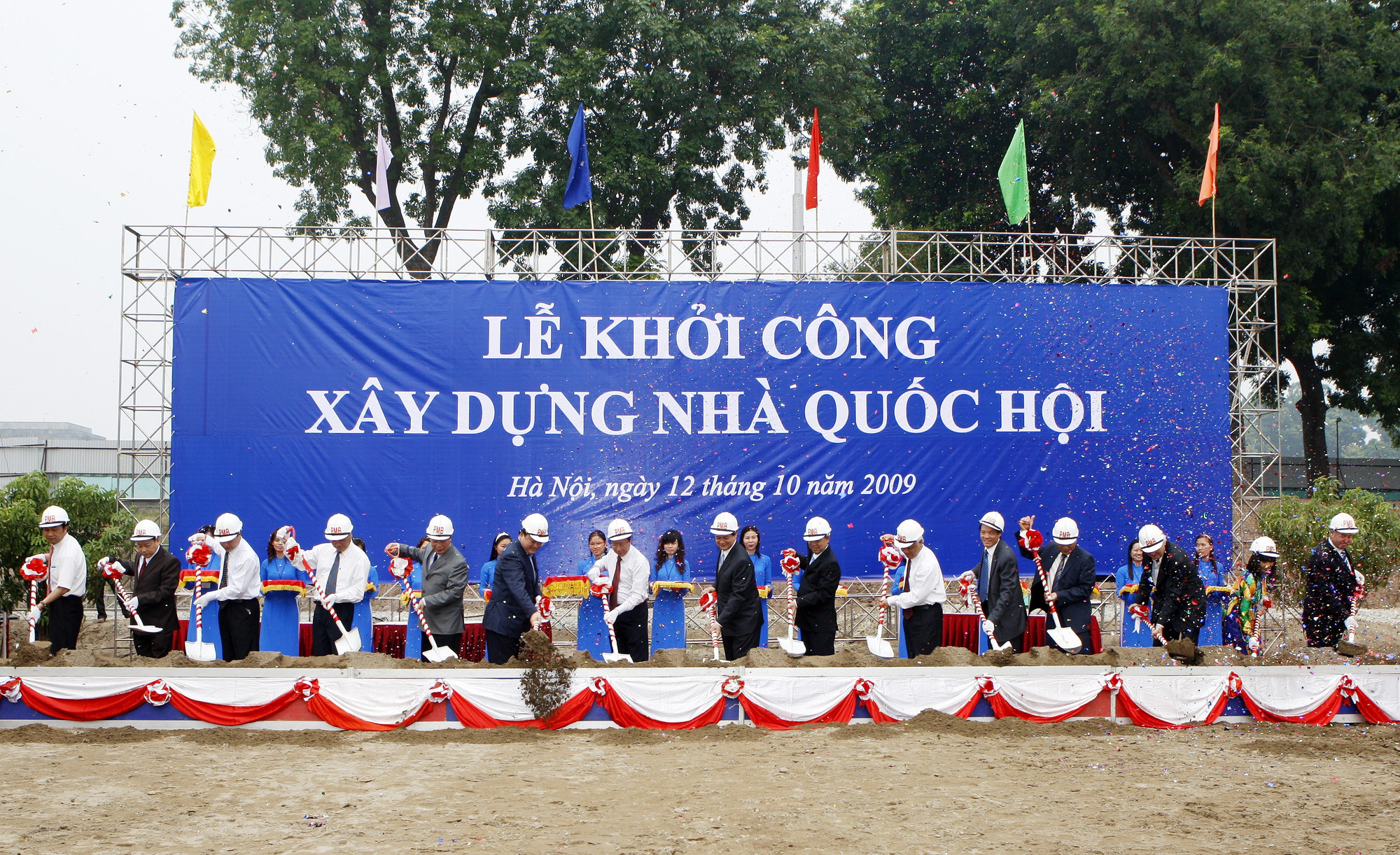 nha-quoc-hoi-1.jpg