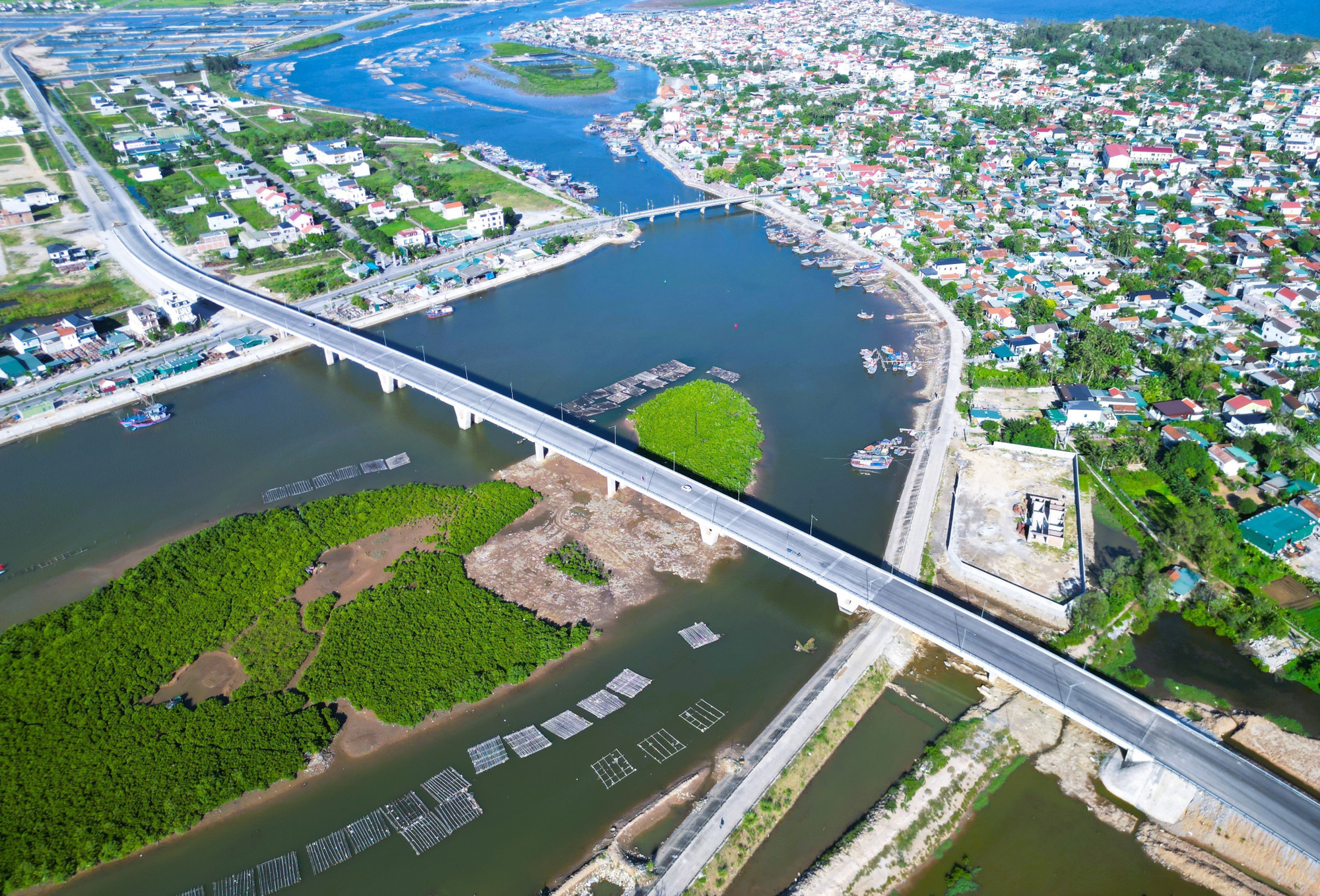 Nghệ An phấn đấu trở thành tỉnh khá, cực tăng trưởng tầm quốc gia