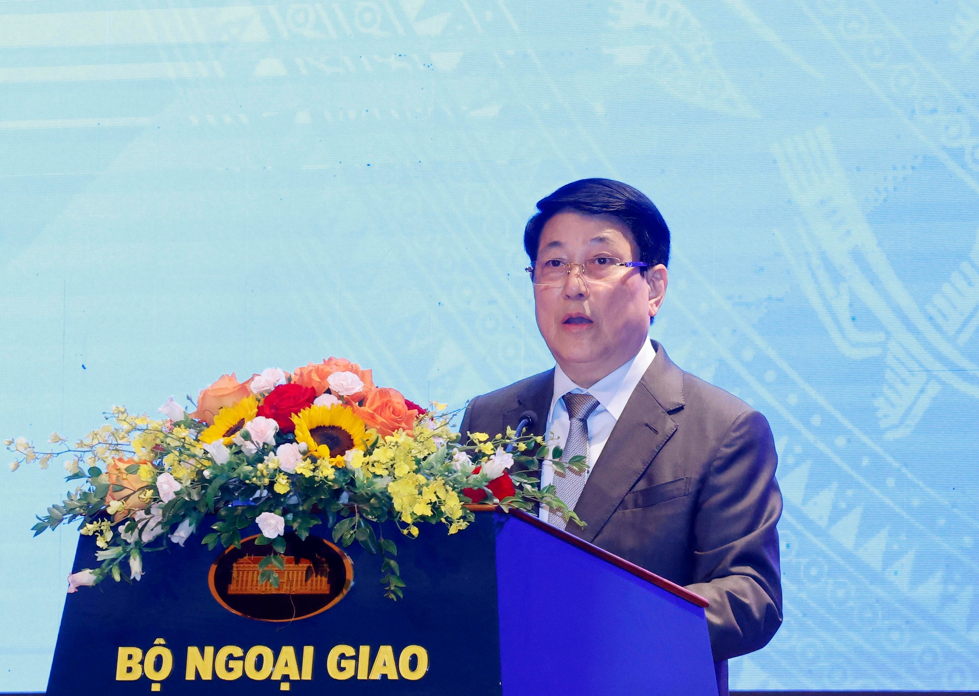 Chủ tịch nước Lương Cường phát biểu tại Hội thảo khoa học quốc tế “50 năm thống nhất đất nước: Vai trò kiến tạo hòa bình của ngoại giao trong lịch sử và hiện tại.” (Ảnh: Lâm Khánh/TTXVN)