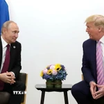 Tổng thống Mỹ Donald Trump (phải) trong cuộc gặp Tổng thống Nga Vladimir Putin tại Helsinki (Phần Lan) ngày 16/7/2018. (Ảnh: THX/TTXVN)
