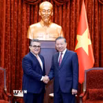 Tổng Bí thư, Chủ tịch nước Tô Lâm tiếp Đại sứ đặc mệnh toàn quyền Nhà nước Palestine Saadi Salama. (Ảnh: Thống Nhất/TTXVN)