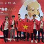 Đoàn Việt Nam chụp ảnh lưu niệm trước Lễ khai mạc. (Ảnh: Trần Hải/TTXVN)