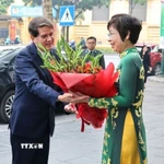 Tổng giám đốc TTXVN Vũ Việt Trang và Chủ tịch Prensa Latina Jorge Leganõa Alonso. (Ảnh: Minh Đức/TTXVN)