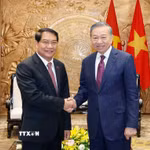Tổng Bí thư, Chủ tịch nước Tô Lâm tiếp đồng chí Athsaphangthong Siphandone, Ủy viên Trung ương Đảng, Bí thư Thành ủy, Chủ tịch Hội đồng Nhân dân thủ đô Vientiane, Lào. (Ảnh: Thống Nhất/TTXVN)