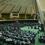Toàn cảnh một phiên họp Quốc hội Iran tại Tehran. (Ảnh: IRNA/TTXVN)