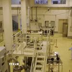 Nhân viên kỹ thuật Iran làm việc bên trong cơ sở hạt nhân Isfahan, nằm cách thủ đô Tehran khoảng 420km về phía Nam. (Ảnh: The Times of Israel/TTXVN)