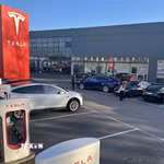 Hãng xe điện Tesla đã mất trắng khoảng 200 tỷ USD giá trị vốn hóa thị trường. (Ảnh: Hương Giang/TTXVN)