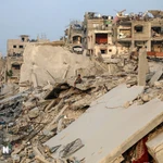 Cảnh đổ nát sau các cuộc không kích của Israel xuống Dải Gaza. (Ảnh: THX/TTXVN)