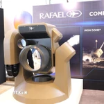 Hệ thống đánh chặn laser Iron Beam của Tập đoàn công nghệ quốc phòng Rafael (Israel). (Ảnh: Thanh Bình/TTXVN)