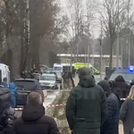 Bên ngoài nơi xảy ra vụ tấn công. (Nguồn: The Moscow Times)