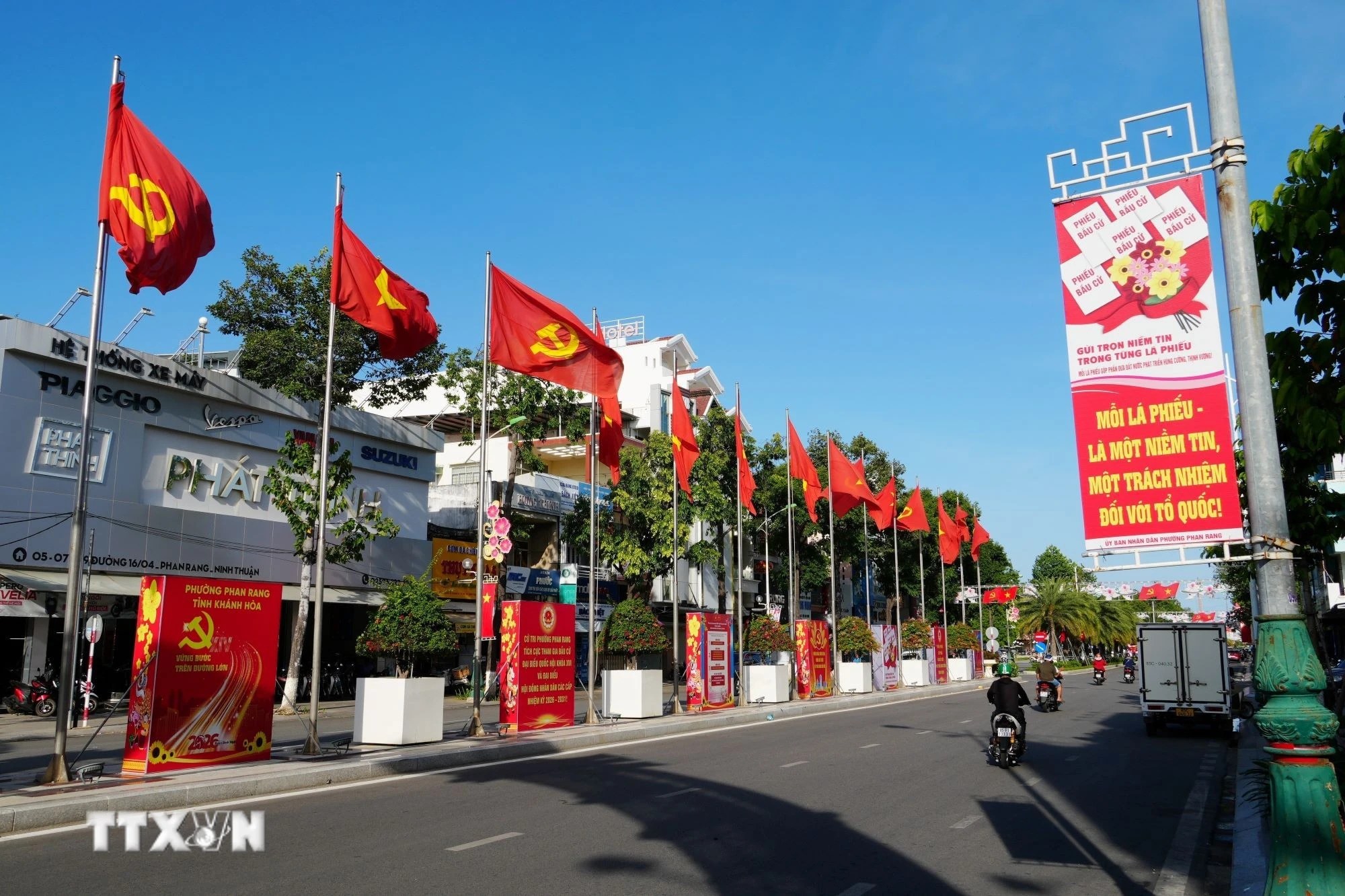 Đại biểu dân cử thấu hiểu và giải quyết vấn đề phát triển địa phương