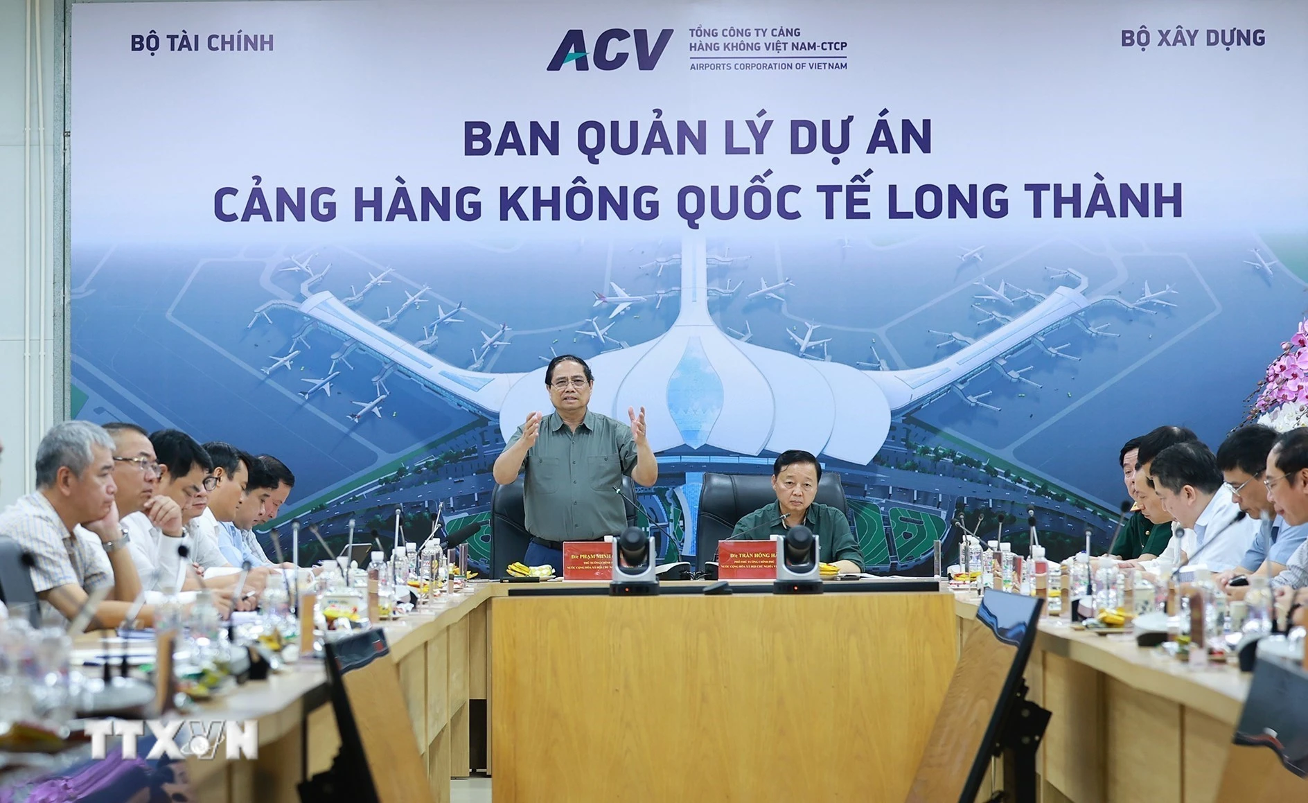 Thủ tướng: Khai thác thương mại sân bay Long Thành vào cuối năm 2026