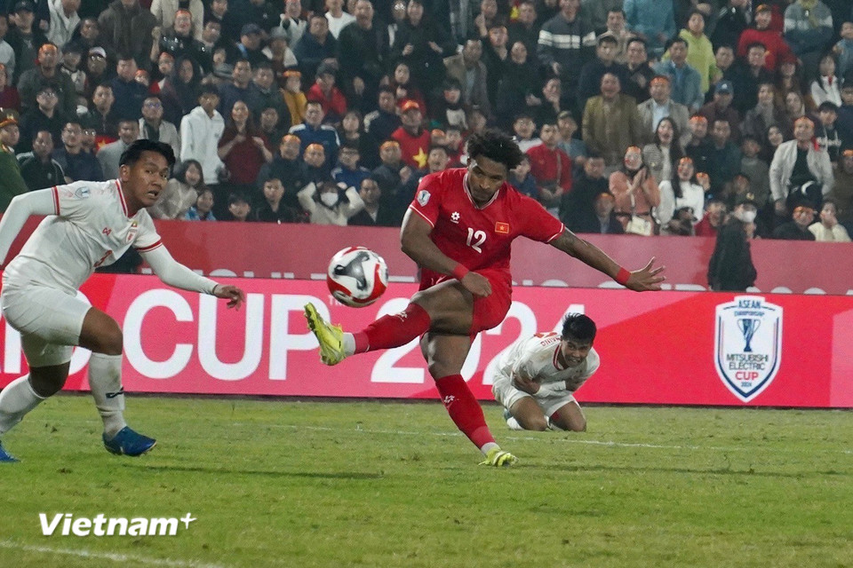 Xuân Son hoàn tất cú đúp bàn thắng trong ngày ra mắt Tuyển Việt Nam. (Ảnh: Việt Anh/Vietnam+)