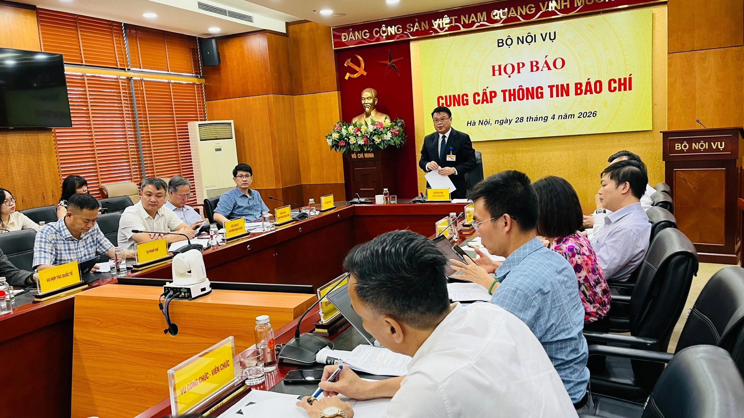 Tháo gỡ nút thắt, thể chế vận hành thông suốt chính quyền địa phương hai cấp
