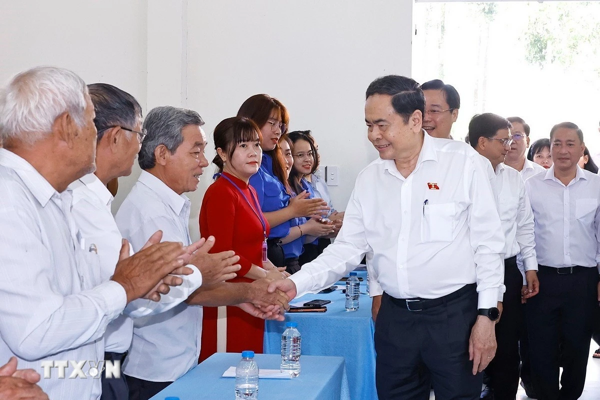 Chủ tịch Quốc hội Trần Thanh Mẫn tiếp xúc cử tri tại Thành phố Hồ Chí Minh