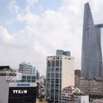 Tháp tài chính Bitexco cùng nhiều định chế tài chính hiện hữu ở khu vực trung tâm Quận 1 là một trong những lợi thế sẵn có để TP. Hồ Chí Minh xây dựng Trung tâm tài chính quốc tế. (Ảnh: Hứa Chung/TTXVN)