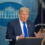 Tổng thống Mỹ Donald Trump phát biểu tại Nhà Trắng. (Ảnh: THX/TTXVN)