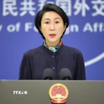 Người phát ngôn Bộ Ngoại giao Trung Quốc Mao Ninh phát biểu họp báo tại Bắc Kinh. (Ảnh: Kyodo/TTXVN)