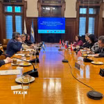 Đại sứ các nước ASEAN tại Buenos Aires làm việc với Liên đoàn Công nghiệp Argentina (UIA). (Ảnh: Diệu Hương/TTXVN)