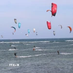 Các vận động viên cùng thi đấu nội dung tốc độ. (Ảnh: Công Thử/TTXVN)