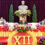 Tổng Bí thư Đảng Nhân dân Cách mạng Lào Thongloun Sisoulith phát biểu tại Đại hội. (Ảnh: TTXVN phát)