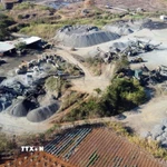 Khai thác vật liệu đá xây dựng. (Ảnh minh họa: TTXVN phát)