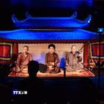 Giao lưu và trình diễn hát Xẩm tại không gian văn hóa sáng tạo CADAO Collective. (Ảnh: TTXVN phát)