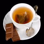 Caffeine là một chất tự nhiên được tìm thấy trong hàng chục loại thực vật, bao gồm lá trà và cây cacao. (Ảnh: Dreamstime)