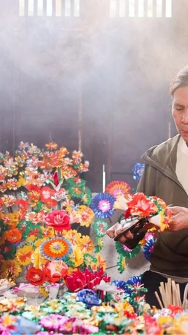 Giữ hồn Tết Việt từ những cành hoa giấy Thanh Tiên 