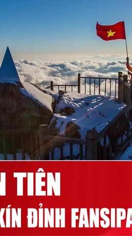 Băng giá phủ kín đỉnh Fansipan, khung cảnh như cổ tích mùa Giáng sinh