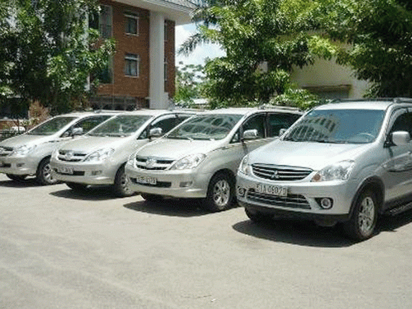 Giá thuê xe ôtô tự lái tăng từ 30 đến 50% so với ngày thường ảnh 1