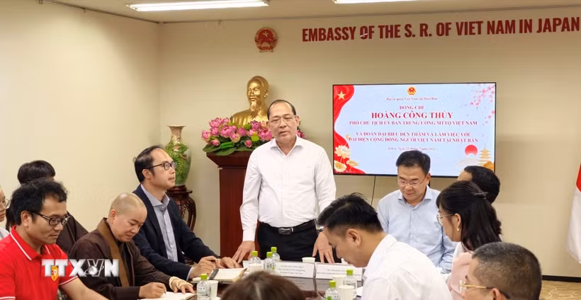 Phó Chủ tịch Ủy ban Trung ương Mặt trận Tổ quốc Việt Nam Hoàng Công Thủy mong muốn cộng đồng tiếp tục lưu giữ được văn hóa, lịch sử truyền thống đất nước. (Ảnh: Bùi Hà/TTXVN)