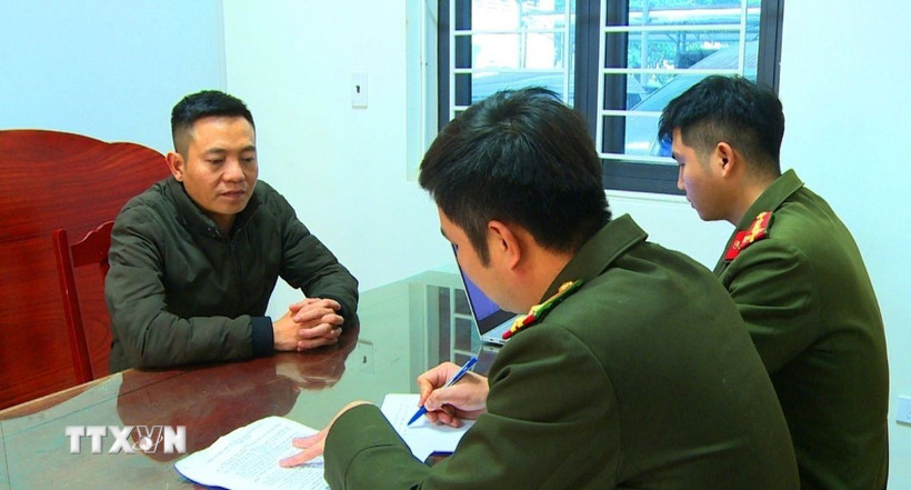 Hoàng Văn Toàn tại cơ quan điều tra. (Ảnh TTXVN phát)