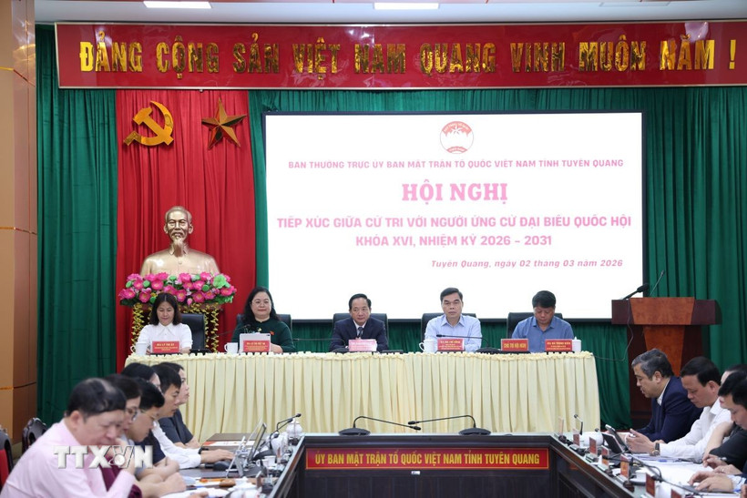 Các đại biểu chủ trì Hội nghị. (Ảnh: Hoàng Hải/TTXVN) 