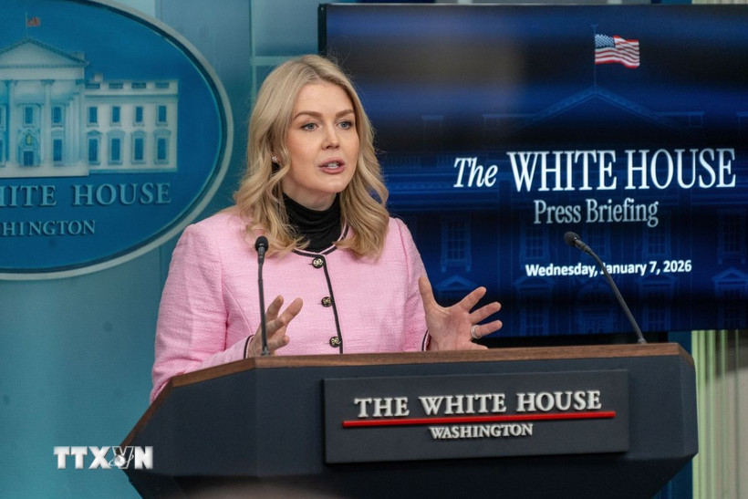 Phát biểu tại Nhà Trắng, Thư ký báo chí Karoline Leavitt cho rằng "sẽ là khôn ngoan” nếu Iran đạt được thỏa thuận với Mỹ. (Ảnh: THX/TTXVN) 