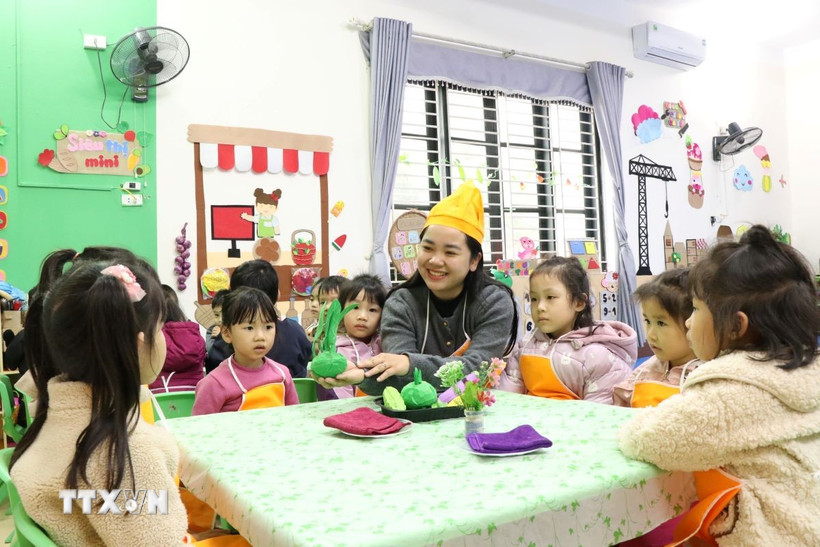 Đảng viên trẻ Lê Minh Hằng, giáo viên Trường Mầm non Gia Sàng, kỳ vọng Đại hội tiếp tục quan tâm đến đổi mới căn bản, toàn diện giáo dục, chăm lo bồi dưỡng thế hệ măng non. (Ảnh: Thu Hằng/TTXVN)