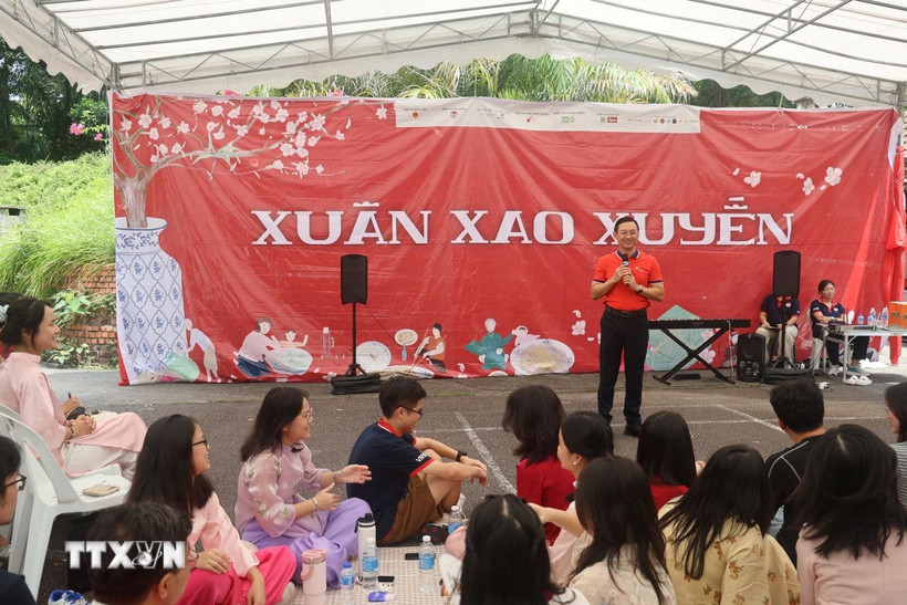 Đại sứ Việt Nam tại Singapore phát biểu tại Lễ hội. Ảnh: Việt Dũng (P/v TTXVN tại Singapore)