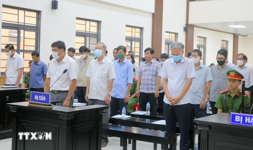 Các bị cáo tại phiên tòa sơ thẩm ngày 28/1/2026. (Ảnh: Công Mạo/TTXVN)
