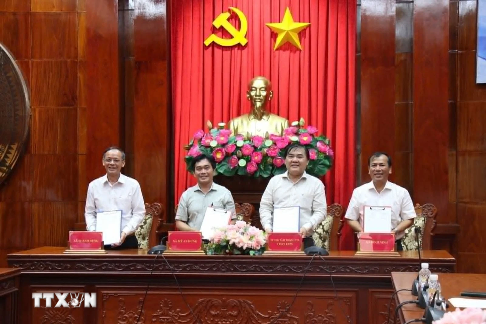 TTXVN đồng hành cùng địa phương triển khai hiệu quả chính quyền hai cấp