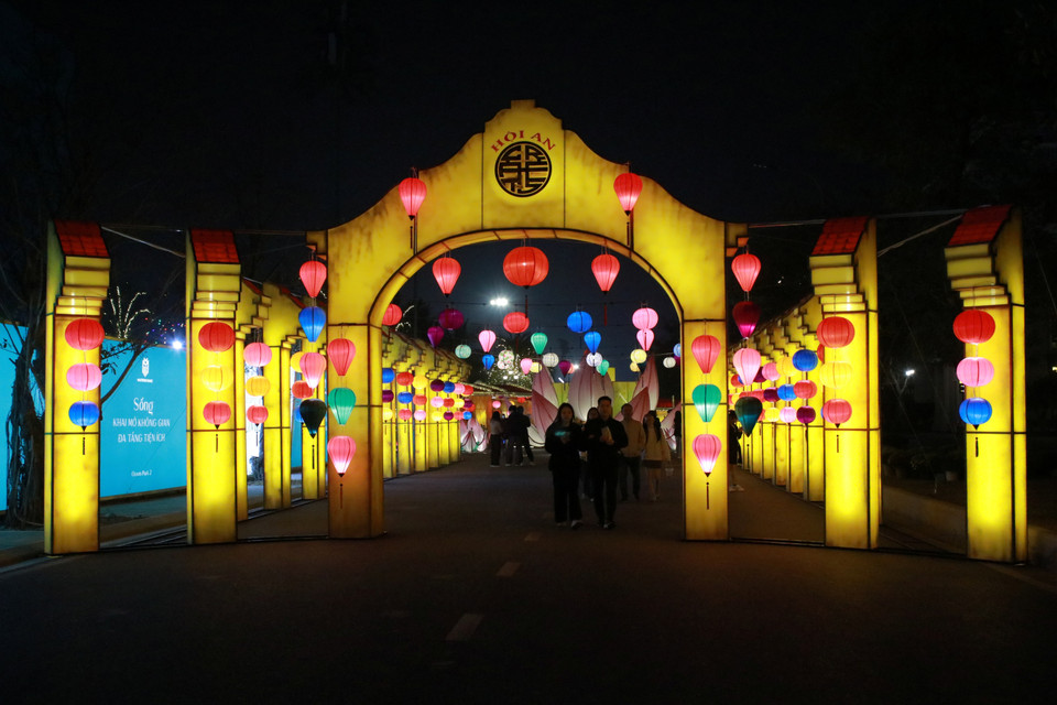 Trong lần đầu tổ chức, tác phẩm "Hồn thiêng đất Việt" của đội Hội An Craft Vietnam đã giành giải nhất, vượt qua các đối thủ nặng ký từ Trung Quốc, Nhật Bản, Hàn Quốc và Thái Lan. (Ảnh: Minh Anh/Vietnam+)