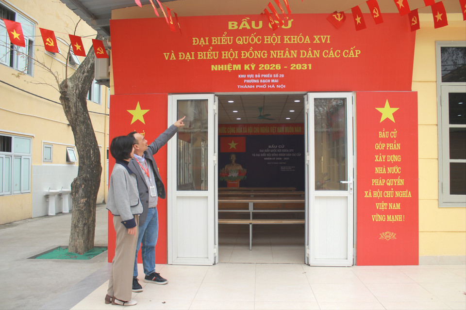 Tại nhà ăn Ký túc xá trường Đại học Bách Khoa Hà Nội có khu vực bỏ phiếu số 20 của phường Bạch Mai. (Ảnh: Minh Anh/Vietnam+)